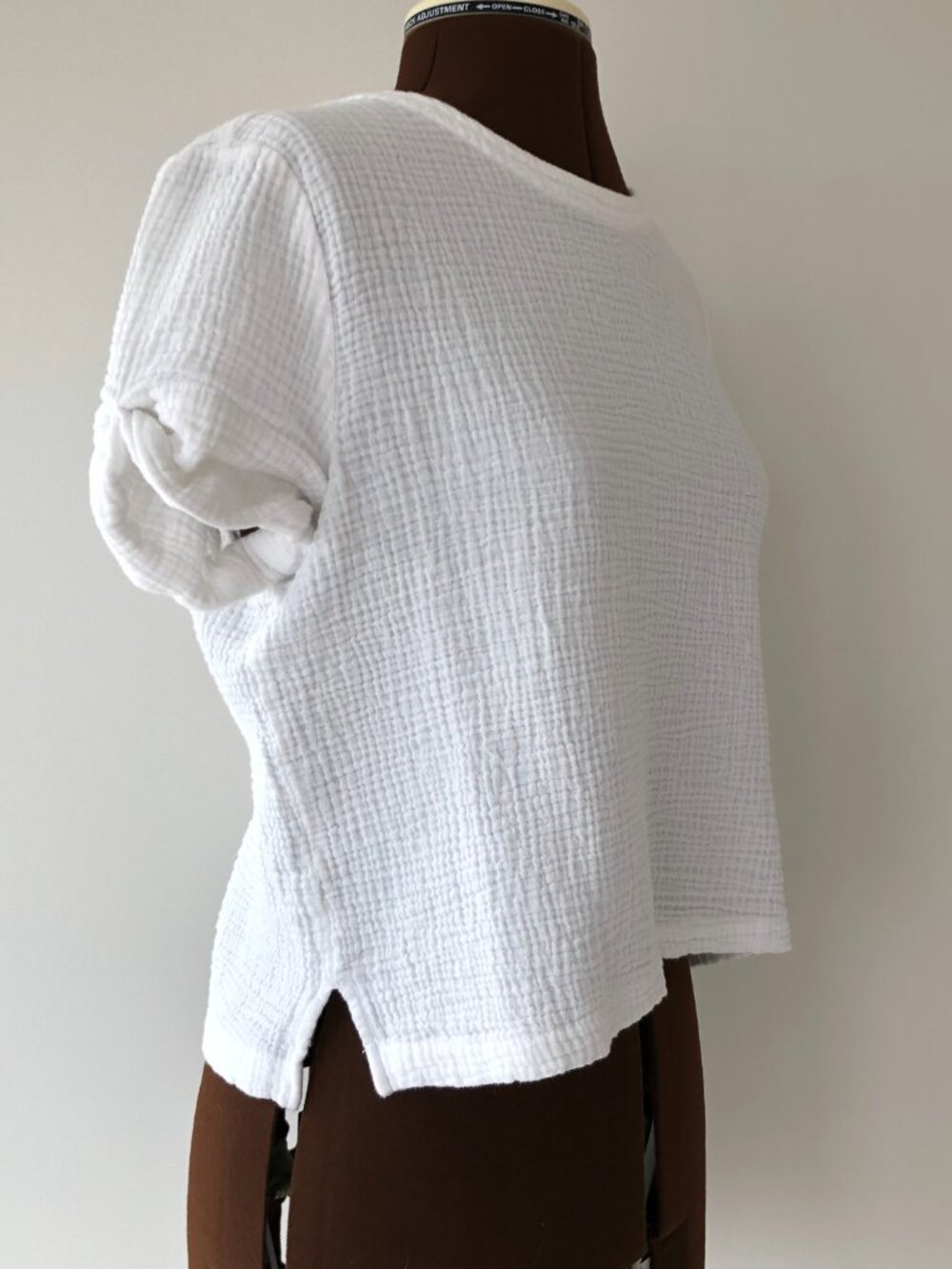 White Organic Textured Cotton Pullover Top - Picture 5 of 5